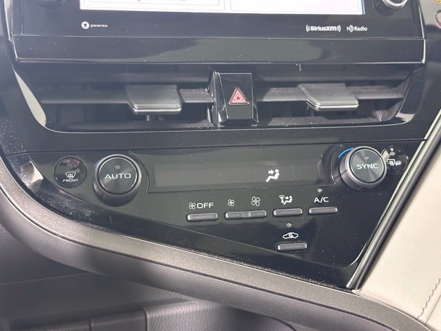 Used 2021 Toyota Camry XLE FWD image 18