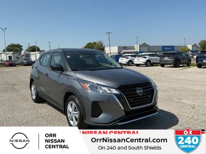 New 2025 Nissan Kicks Play S