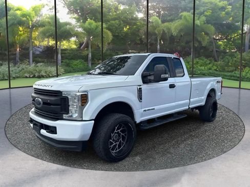 Used 2018 Ford F250 XL w/ Power Equipment Group AWD/4WD image 1