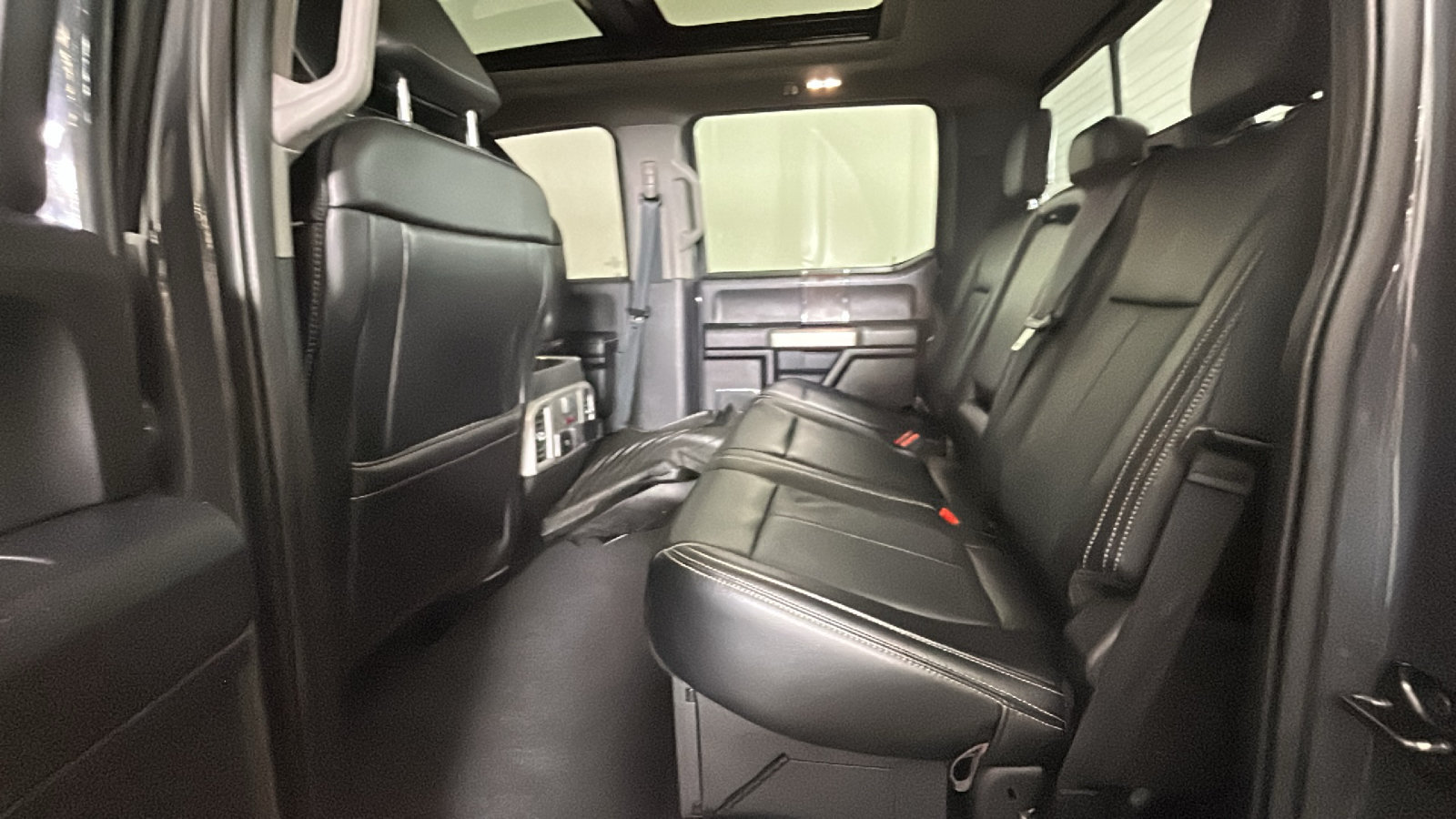 Used 2021 Ford F350 Lariat AWD/4WD image 31