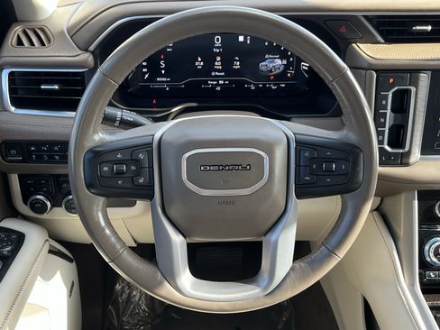 Used 2022 GMC Yukon Denali AWD/4WD image 19