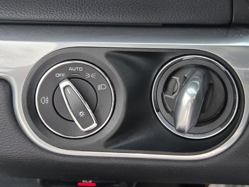 Used 2021 Porsche 718 Boxster image 15