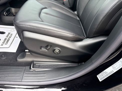 New 2026 Chrysler Pacifica Select image 18
