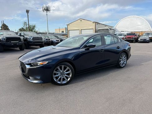 Used 2021 MAZDA MAZDA3 s FWD image 3