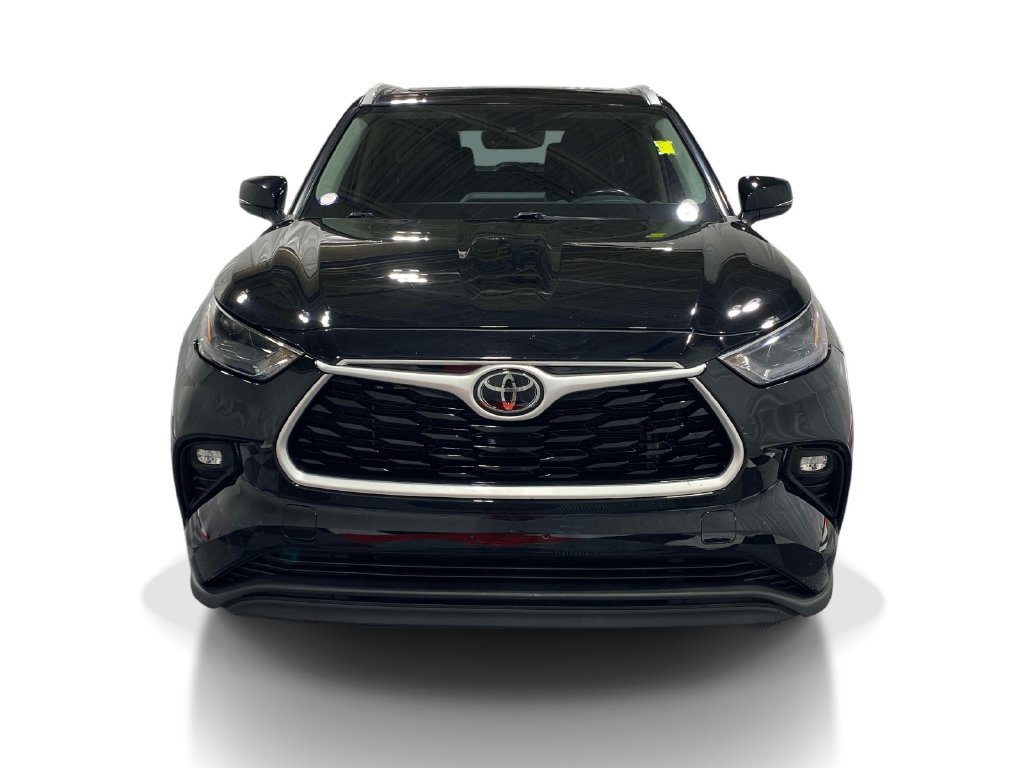 Used 2022 Toyota Highlander XLE AWD/4WD image 6