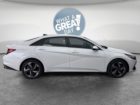 Used 2021 Hyundai Elantra Limited image 2