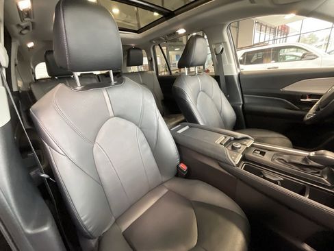 Used 2024 Toyota Grand Highlander Platinum image 19