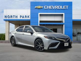 Used 2022 Toyota Camry SE video 1