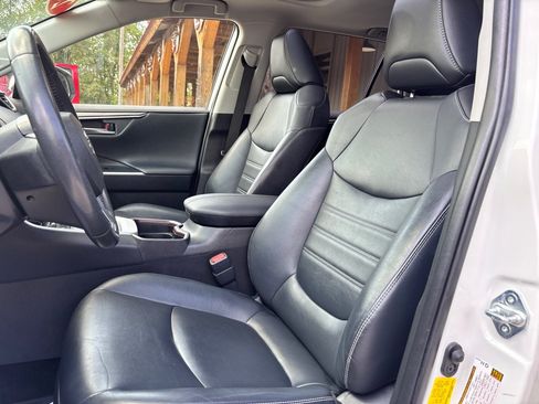 Used 2020 Toyota RAV4 Limited w/ All Weather Liner Package AWD/4WD image 11