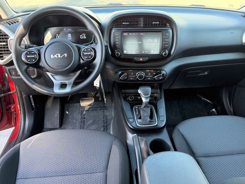 Used 2023 Kia Soul LX w/ LX Technology Package image 28