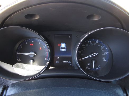 Used 2021 Toyota C-HR LE FWD image 26