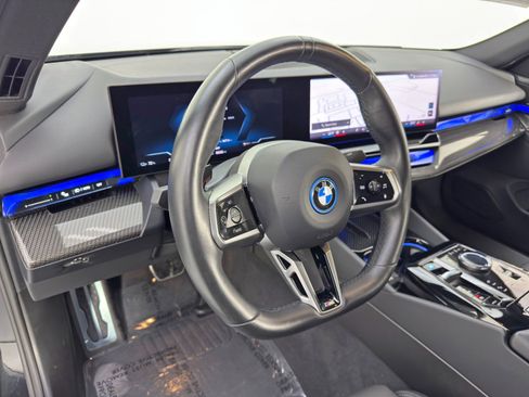 Used 2024 BMW i5 eDrive40i w/ M Sport Package image 14