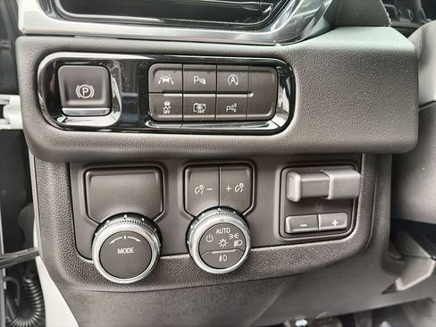 New 2026 GMC Yukon XL Elevation w/ Elevation Premium Package RWD image 24