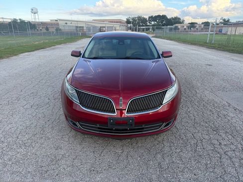 Used 2014 Lincoln MKS FWD image 2