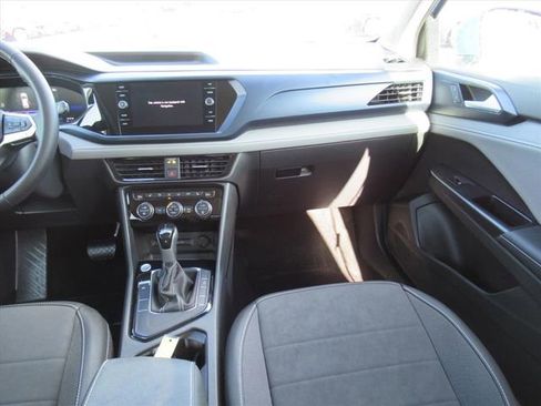 Used 2024 Volkswagen Taos SE FWD image 13