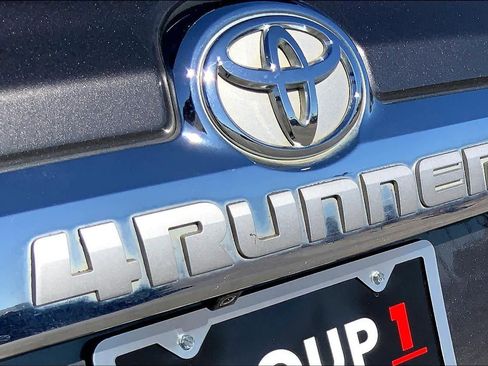 Used 2016 Toyota 4Runner Limited image 9