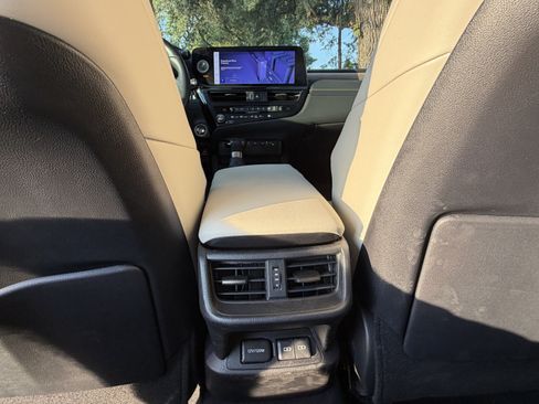 Certified 2023 Lexus ES 350 w/ Premium Package FWD image 38
