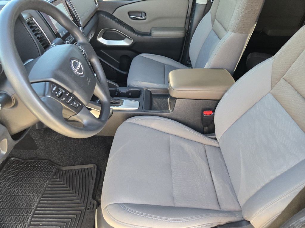 Used 2022 Nissan Frontier SV RWD image 14