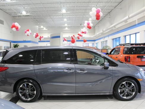 Certified 2024 Honda Odyssey Elite image 3