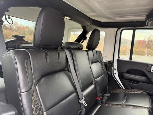 Used 2021 Jeep Wrangler Unlimited Sahara image 29