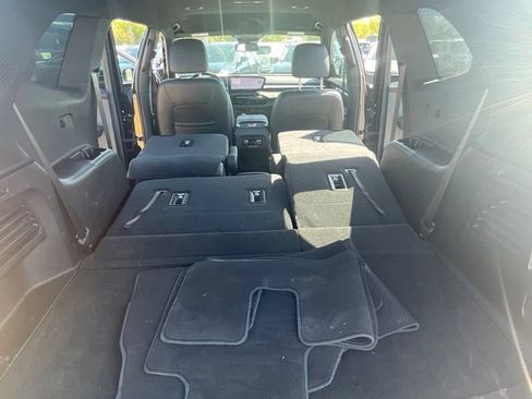 Used 2025 Buick Enclave Sport Touring FWD image 29