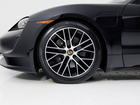 Used 2024 Porsche Taycan image 9