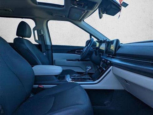 Used 2024 Kia Carnival SX Prestige image 15