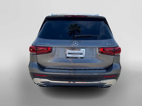 Certified 2022 Mercedes-Benz GLB 250 4MATIC w/ Premium Package Lite image 4