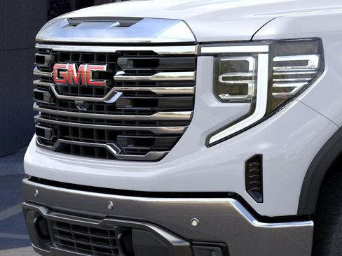New 2026 GMC Sierra 1500 SLT image 13