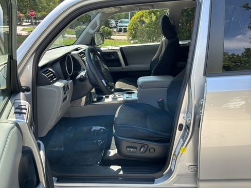 Used 2012 Toyota 4Runner SR5 RWD image 16