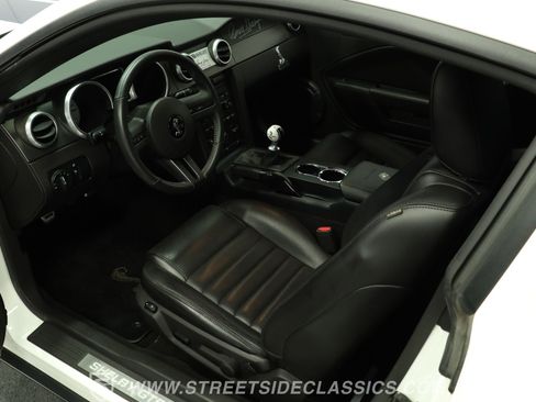 Used 2007 Ford Mustang Shelby GT500 RWD image 4