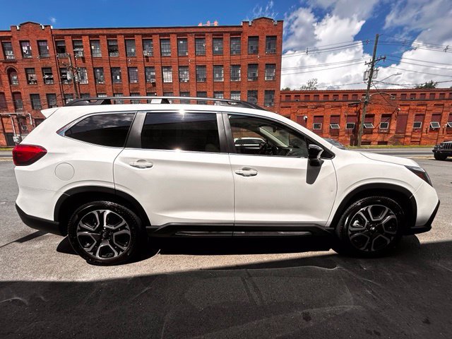 Used 2024 Subaru Ascent Limited AWD/4WD image 8