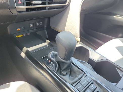 Used 2025 Toyota Camry LE FWD image 28