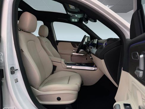 New 2026 Mercedes-Benz GLB 250 image 24