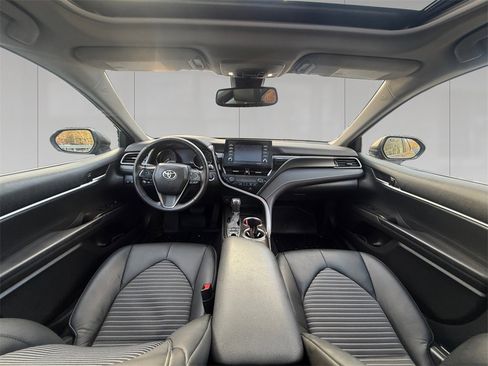 Used 2023 Toyota Camry SE w/ Cold Weather Package image 12