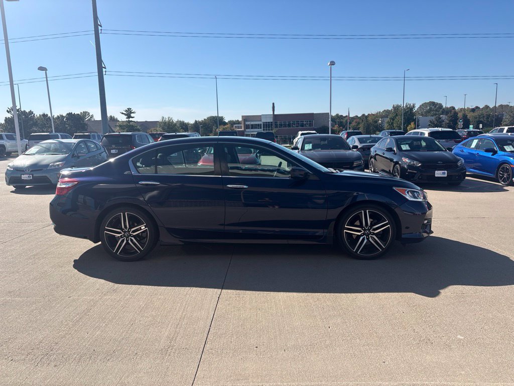 Used 2016 Honda Accord Sport image 4