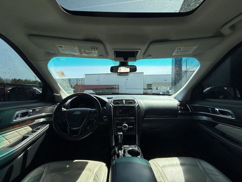 Used 2016 Ford Explorer Platinum image 8