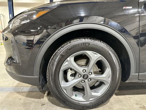 Used 2025 Ford Escape ST-Line image 18