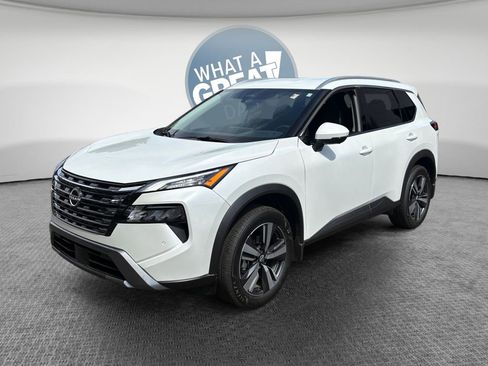 Used 2025 Nissan Rogue SL FWD image 8