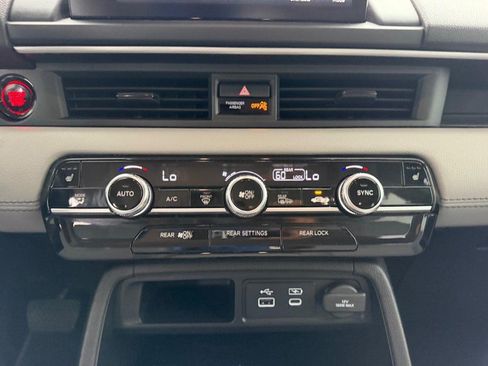 Certified 2025 Honda Pilot EX-L image 17