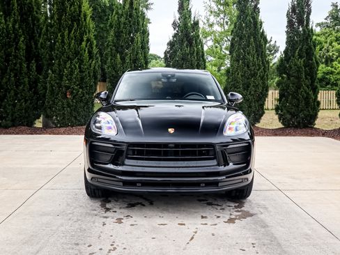 Used 2022 Porsche Macan AWD/4WD image 3