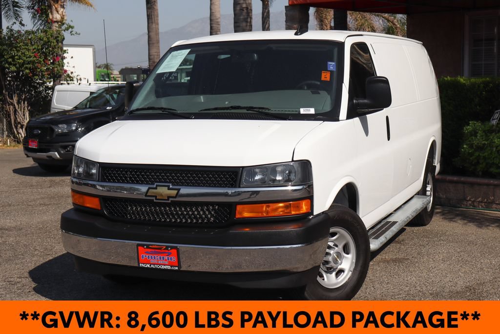 Used 2025 Chevrolet Express 2500 w/ Driver Convenience Package RWD image 4