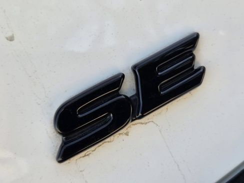 Used 2025 Toyota Camry SE w/ Convenience Package FWD image 9