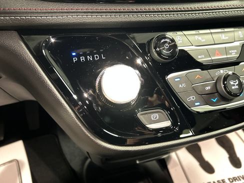 New 2027 Chrysler Pacifica Select FWD image 18