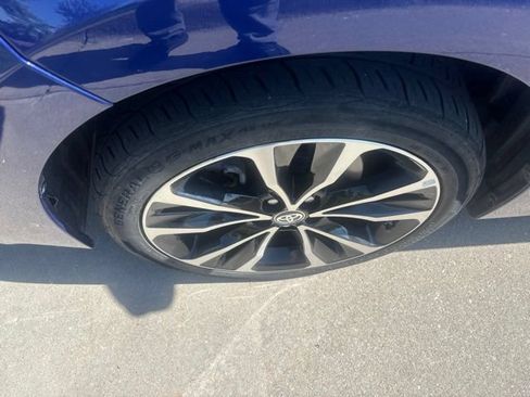 Used 2017 Toyota Corolla SE w/ Carpet Mat Package (TMS) FWD image 11