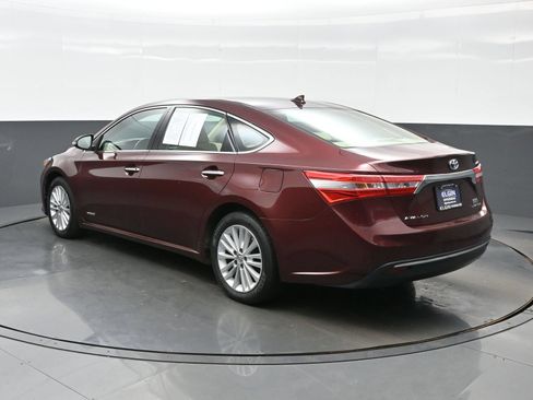 Used 2014 Toyota Avalon Limited w/ Technology Package FWD image 4