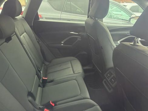 Certified 2025 Audi Q5 2.0T Premium Plus w/ Premium Plus image 12