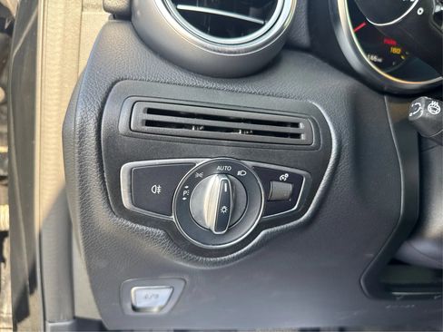 Used 2021 Mercedes-Benz GLC 300 4MATIC image 22