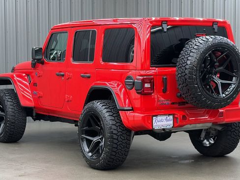 Used 2025 Jeep Wrangler Unlimited Sahara w/ Safety Group AWD/4WD image 3