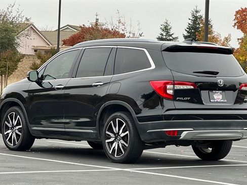 Used 2019 Honda Pilot Touring image 8